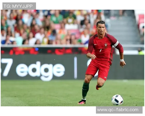 足球场下帅气球星盘点 打破常规魅力满分的他们